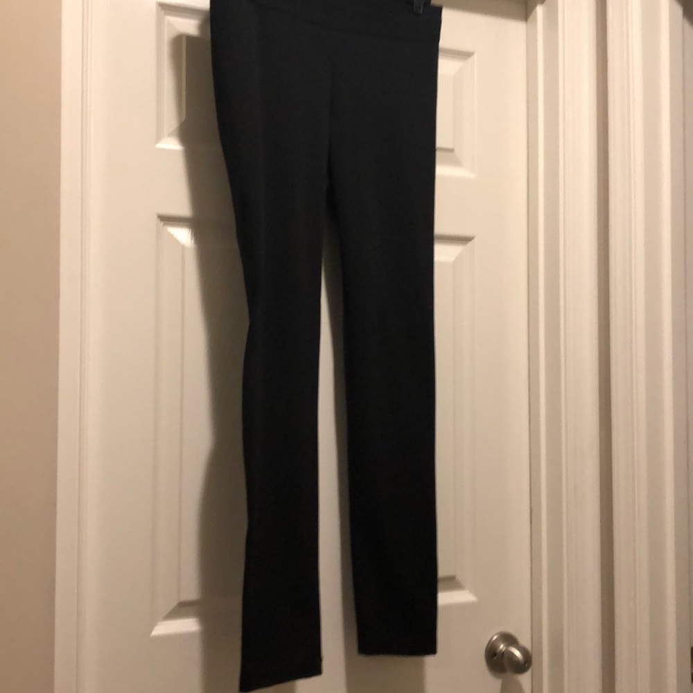 Zipper back leggings